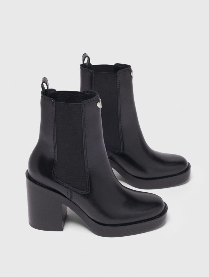 Heeled leather Chelsea boots