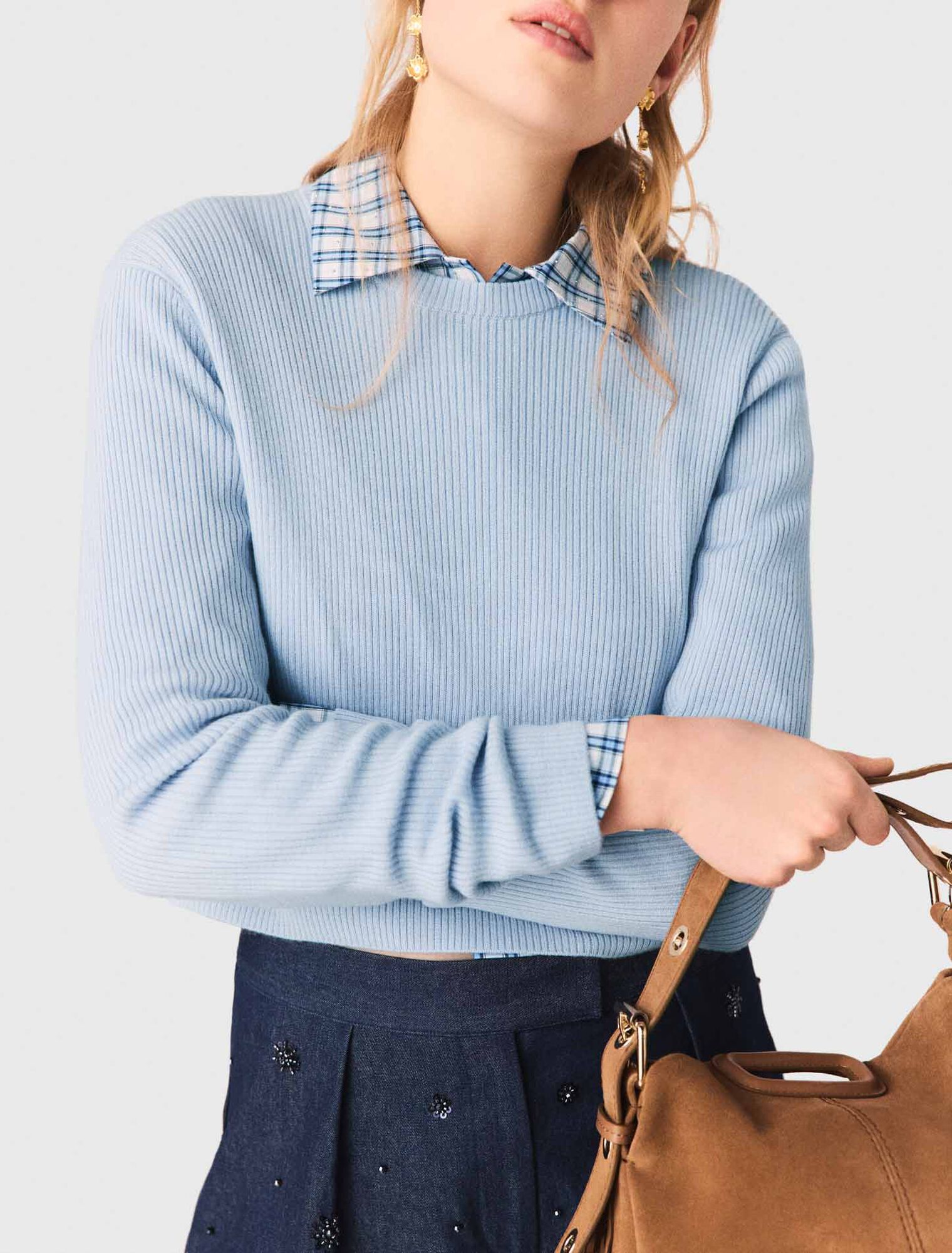 Jewel-button back jumper