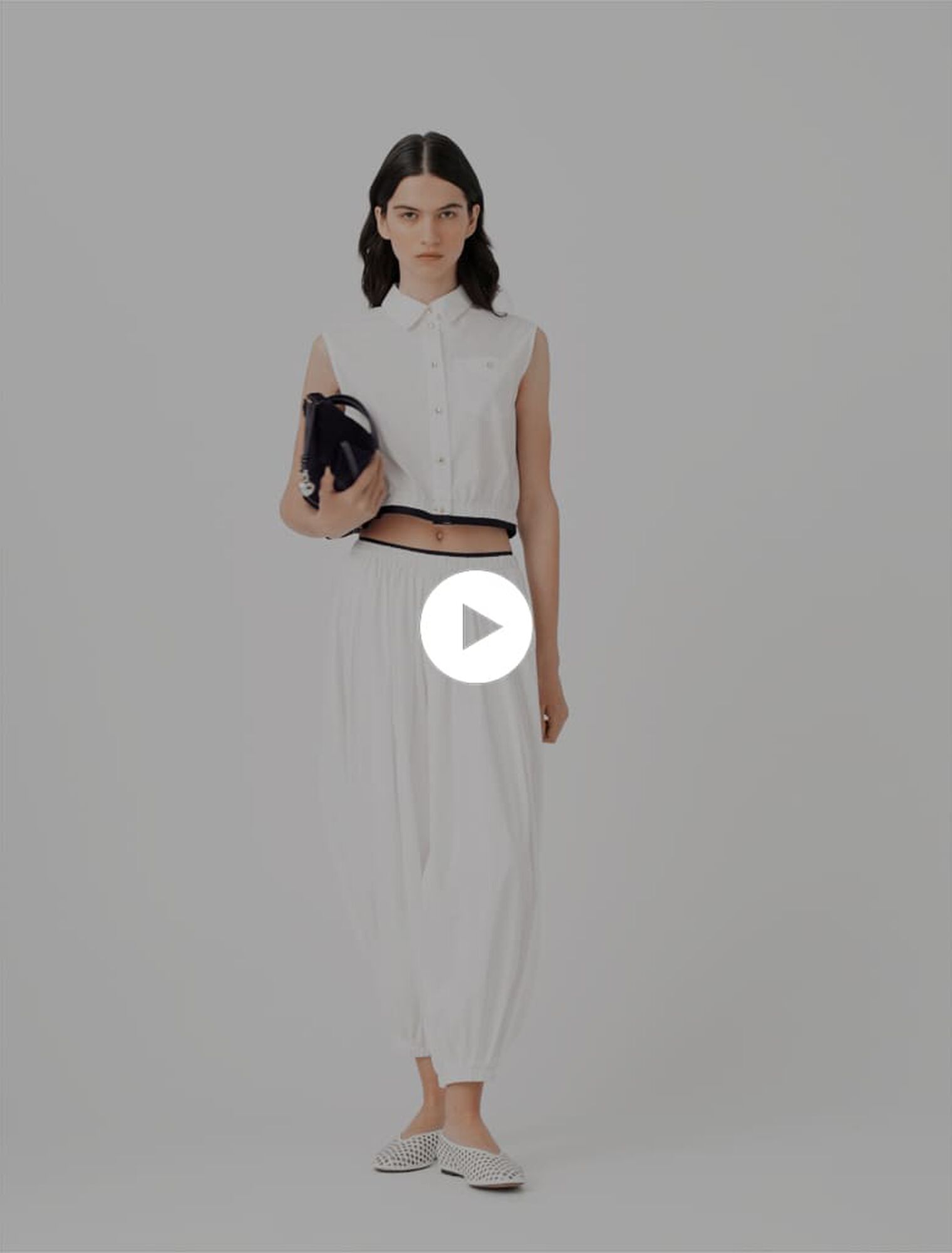 Cropped sleeveless shirt