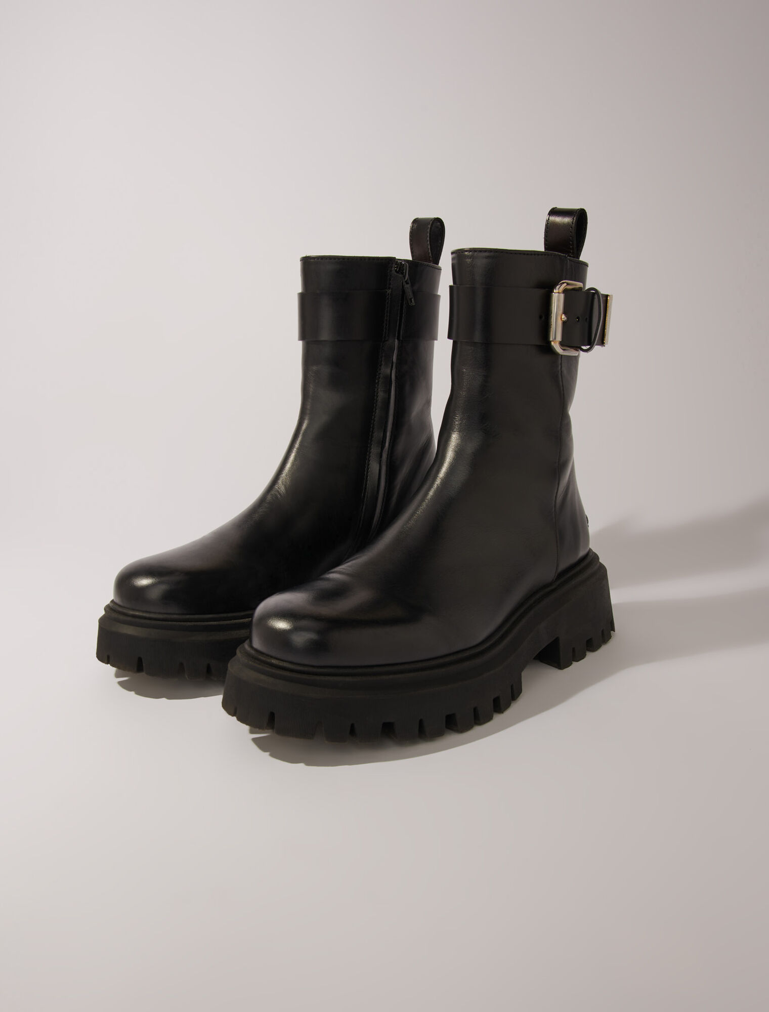 Leather ankle boots with buckles