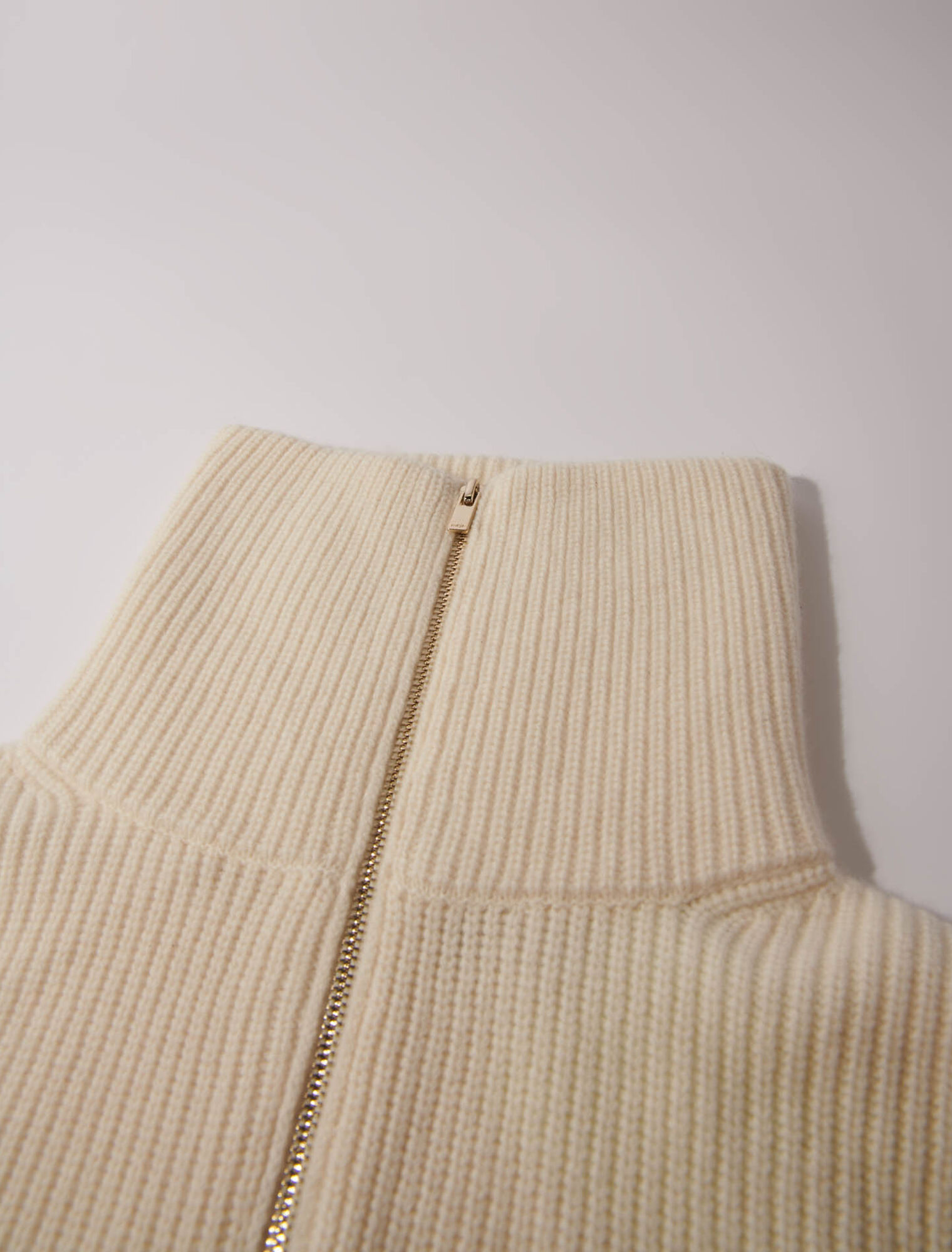 Cashmere/wool zip-up neck warmer