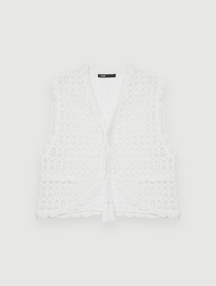 Small sleeveless jacket in guipure