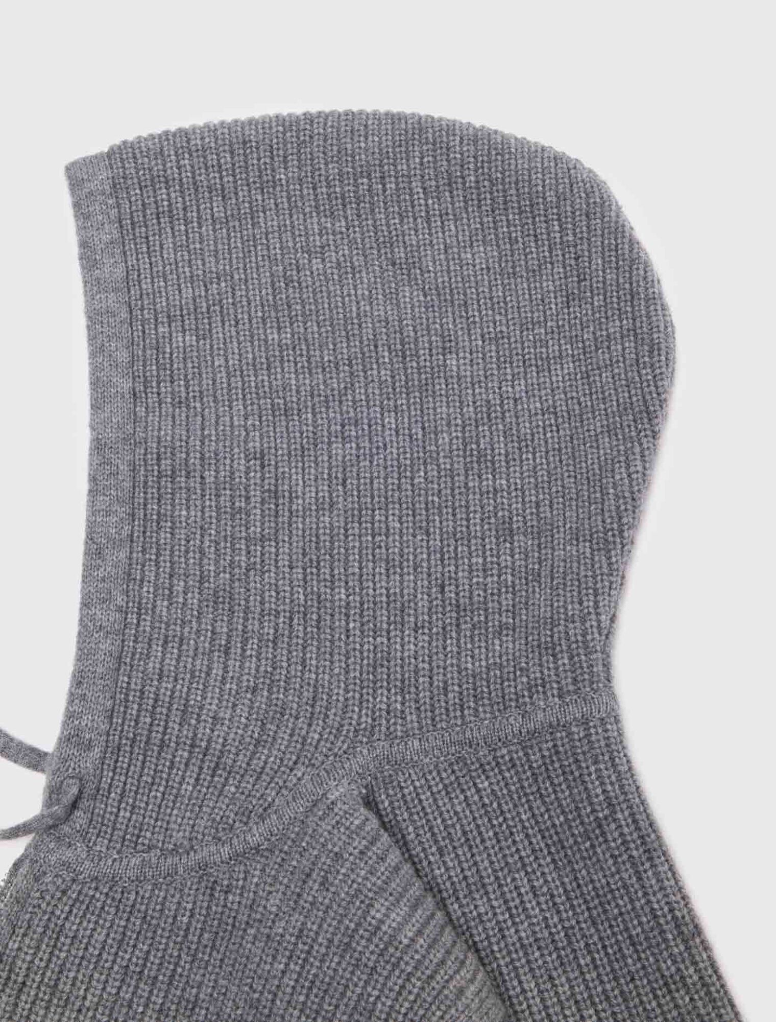 Knit collar