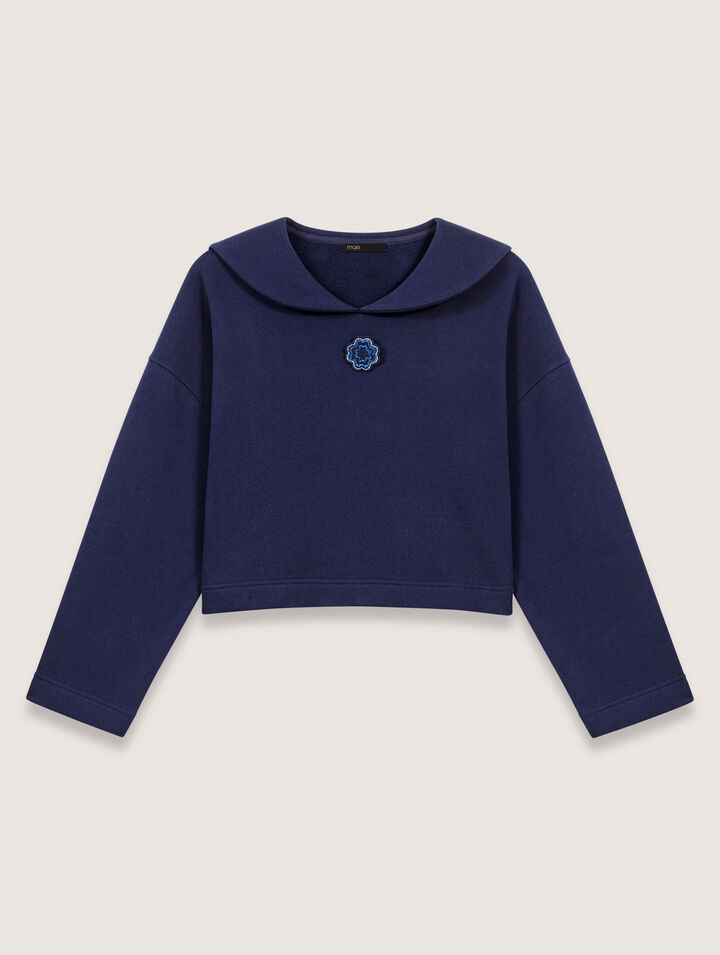 Short sweatshirt with embroidery