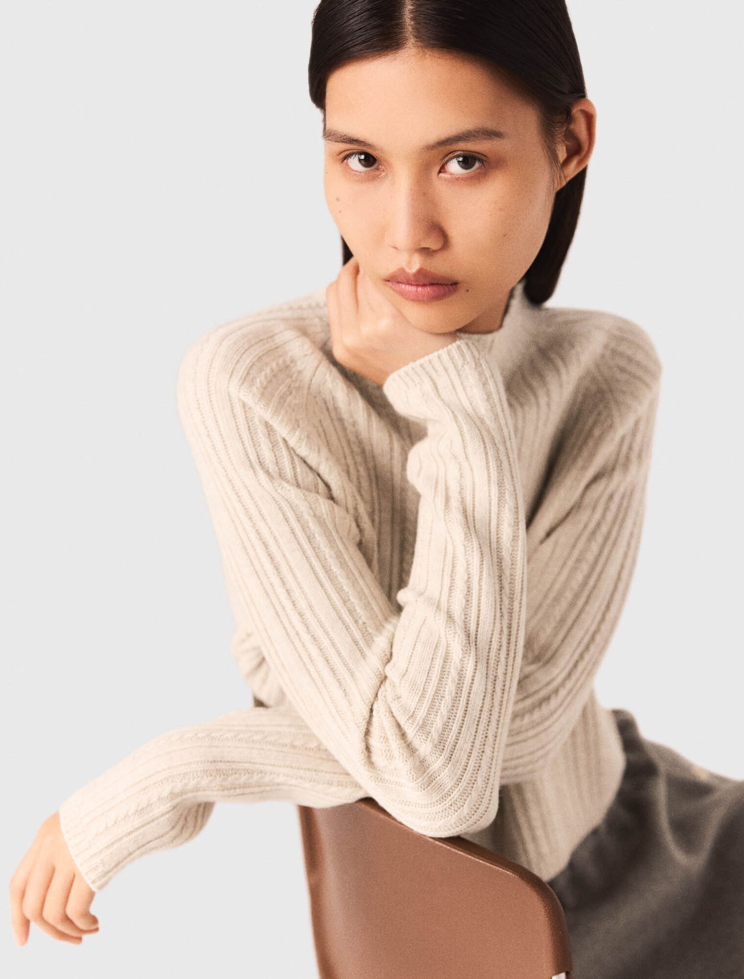 Cropped cable-knit jumper