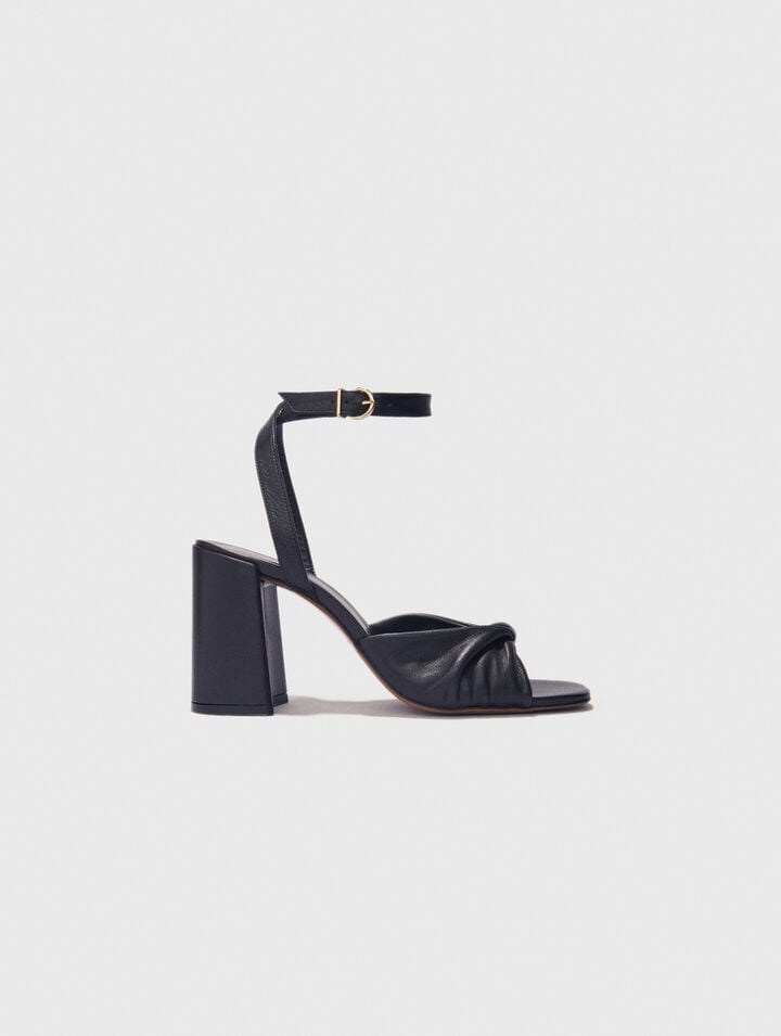 Plain leather sandals with heels