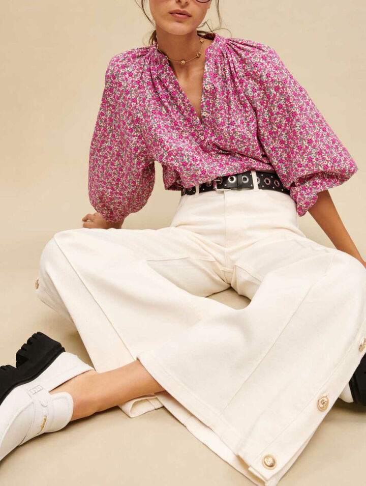 Wide-leg pants with side buttons