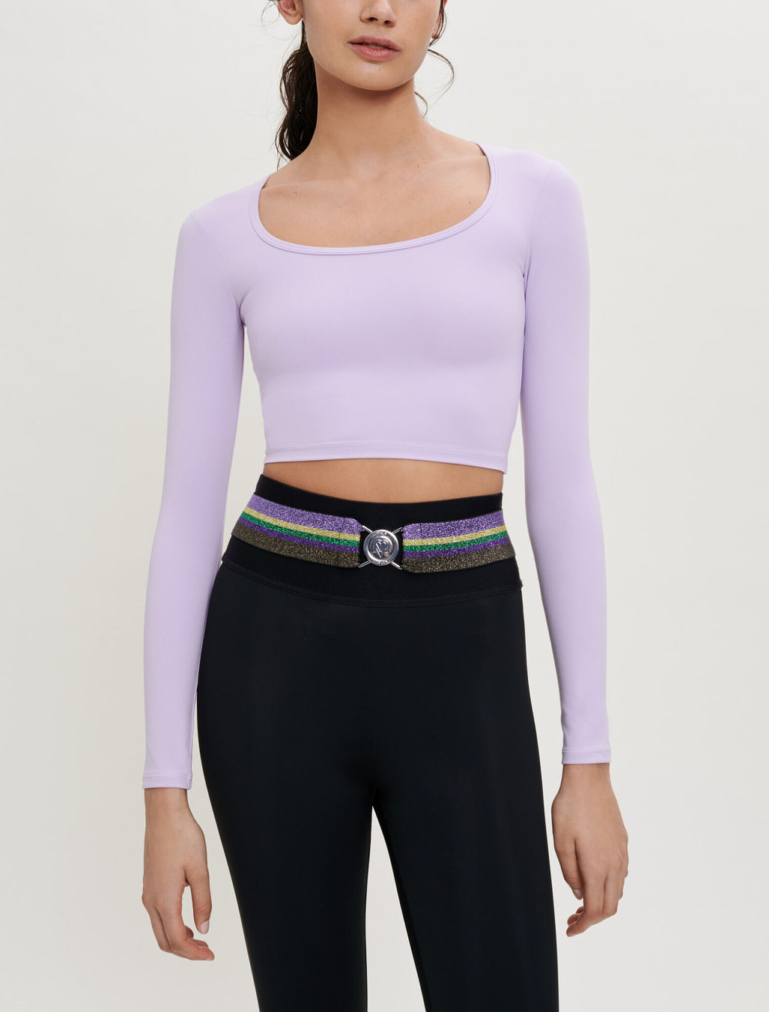 Body-hugging sports top