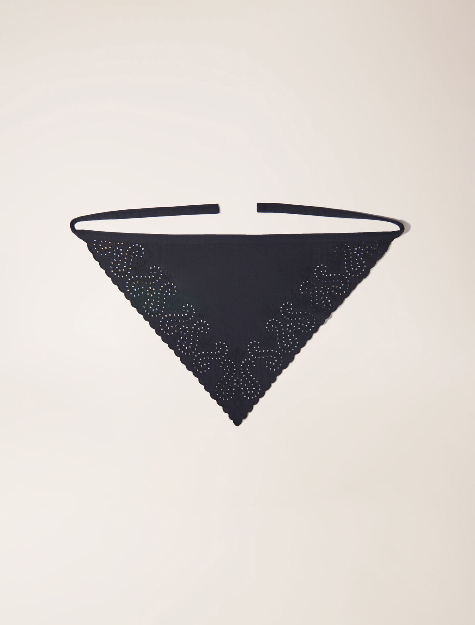 Triangle scarf