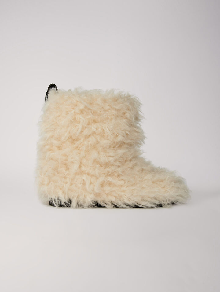 Ankle boots in fake fur