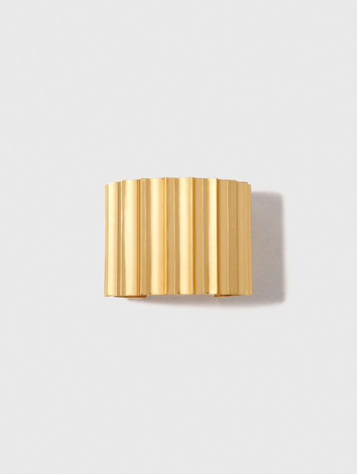 Wide tapered metal cuff