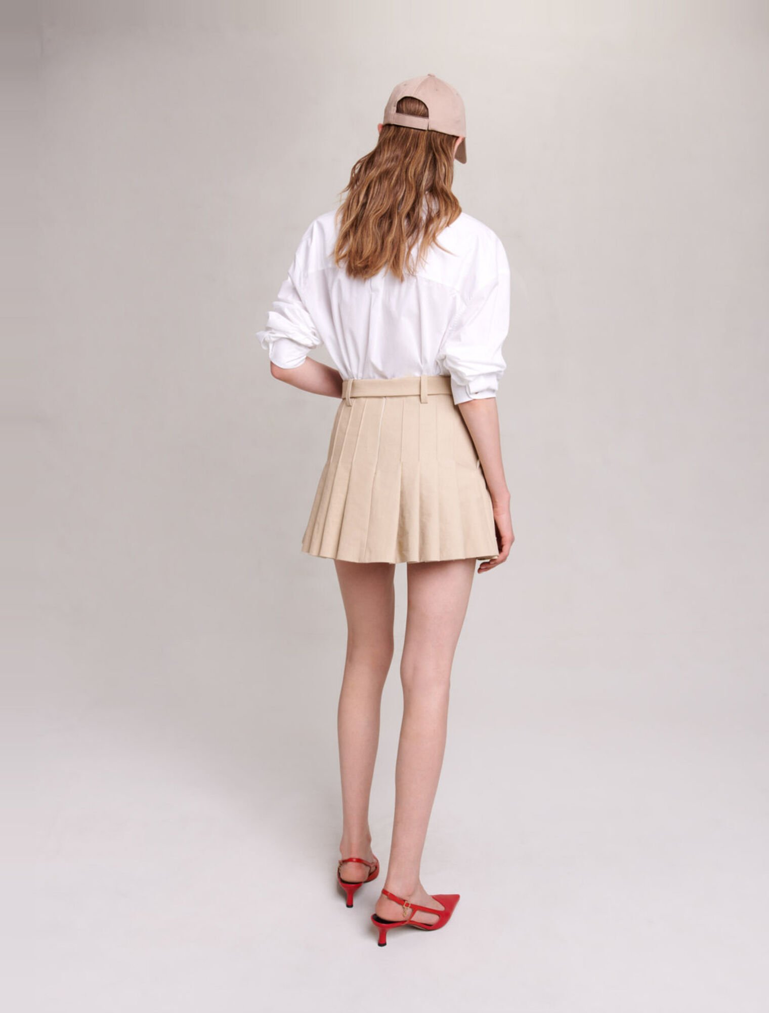 Short pleated skirt