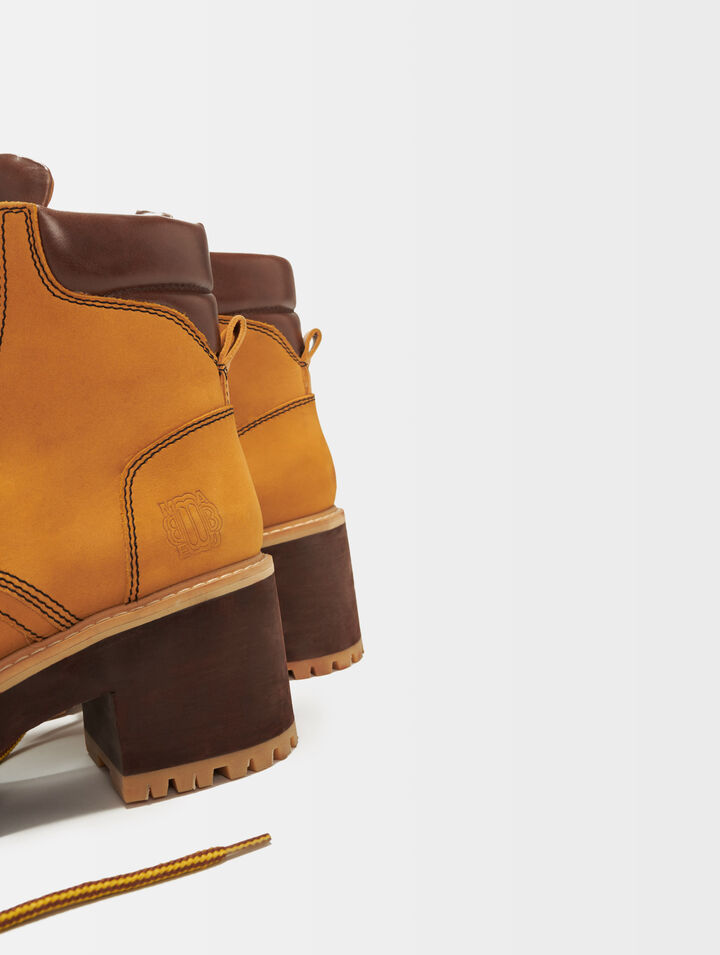 Heeled leather boots
