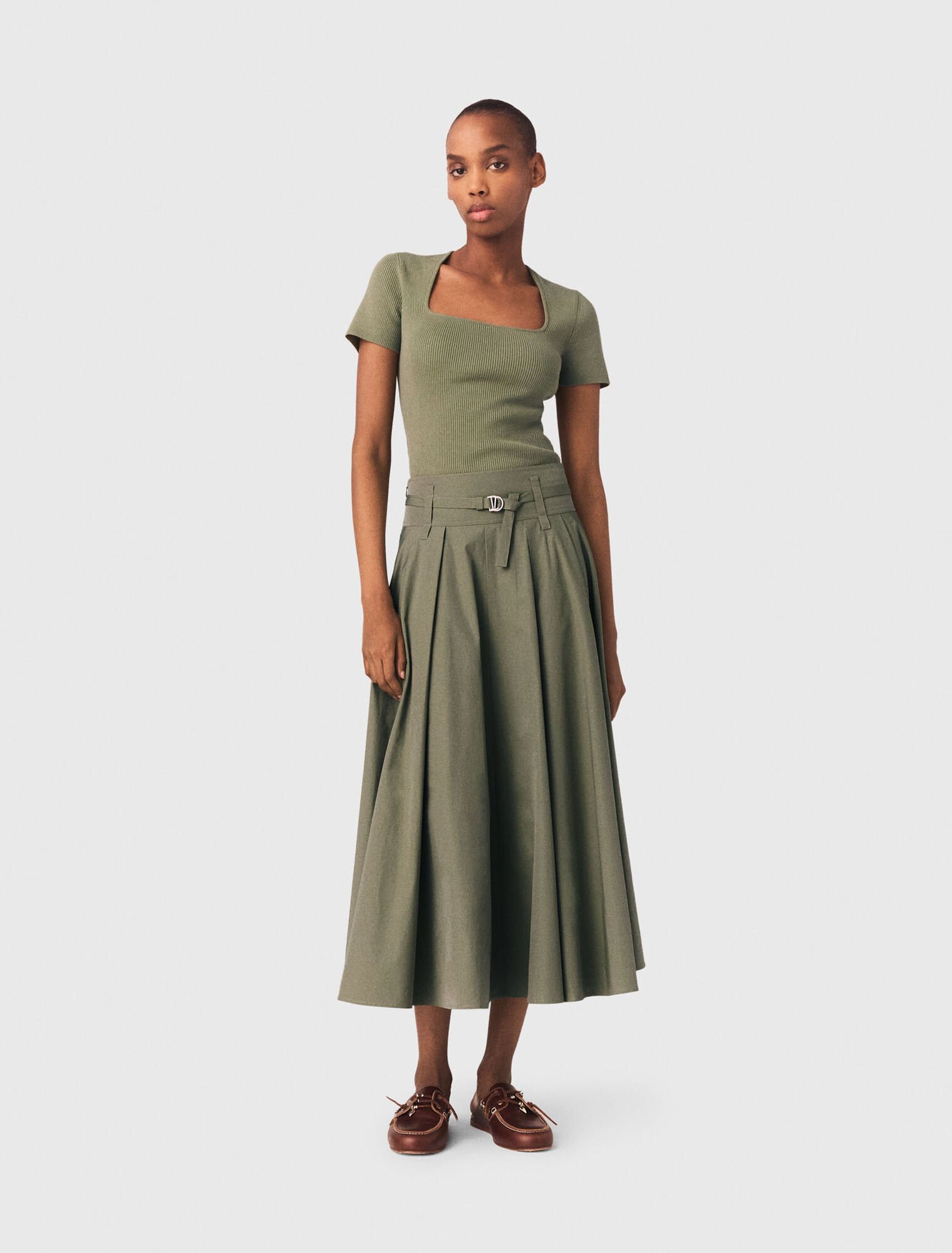 Square-neck ribbed jumper