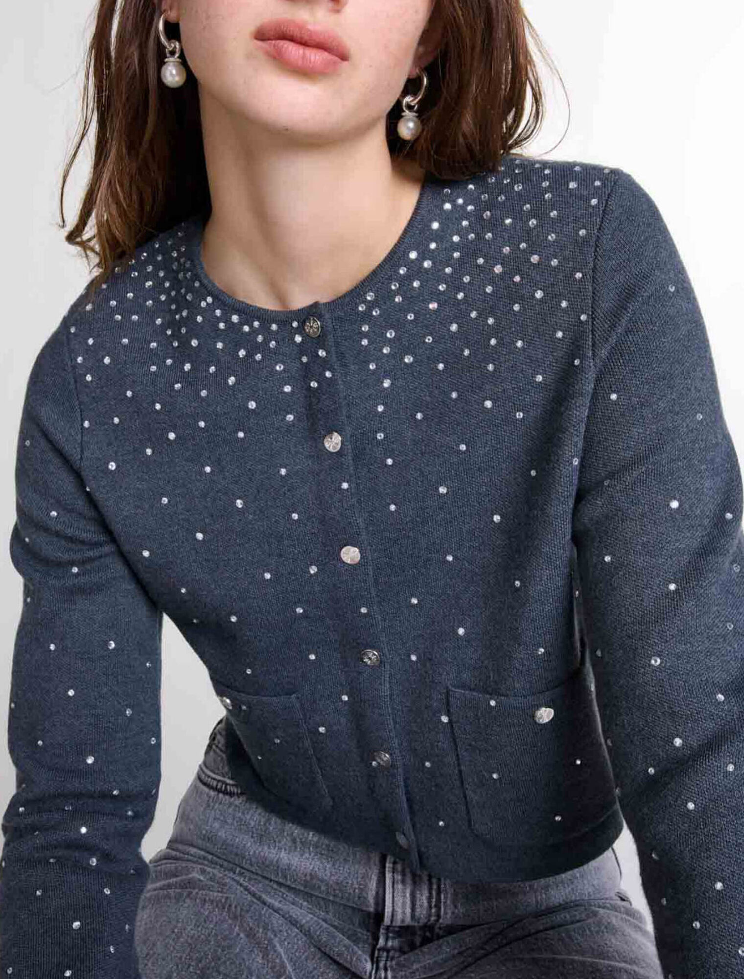 Knitted jumper with rhinestones