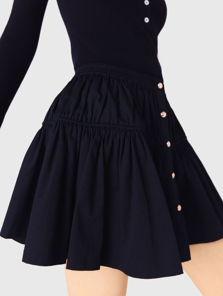 Short elasticated waist skirt