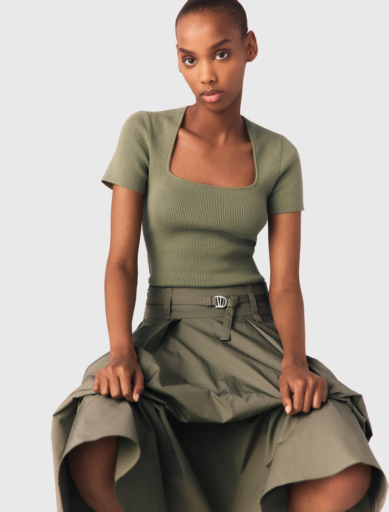 Square-neck ribbed jumper