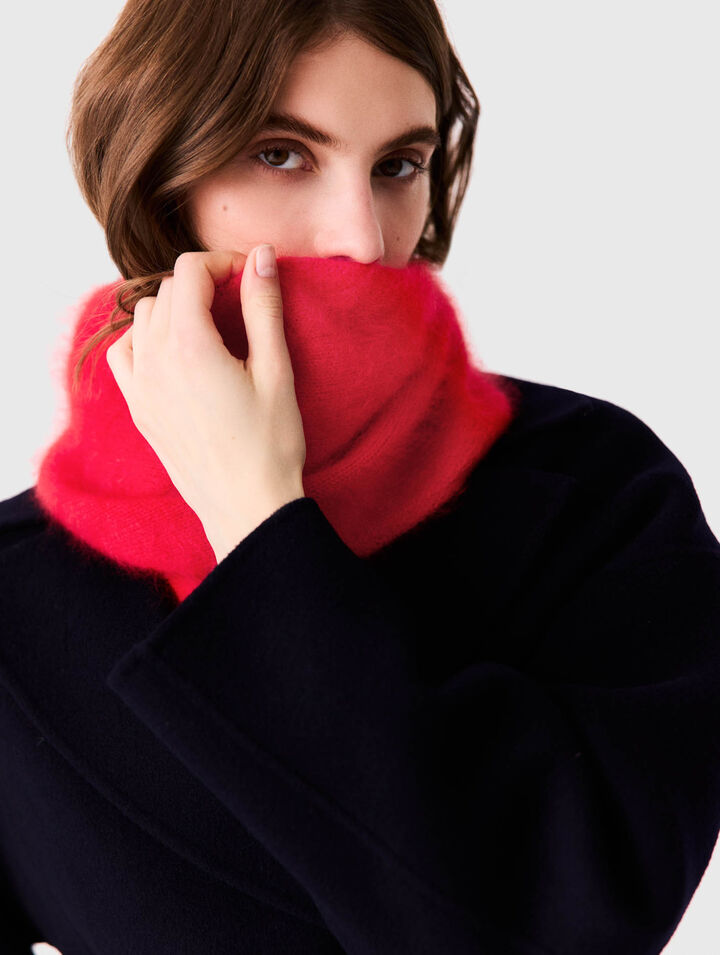Wool triangle scarf