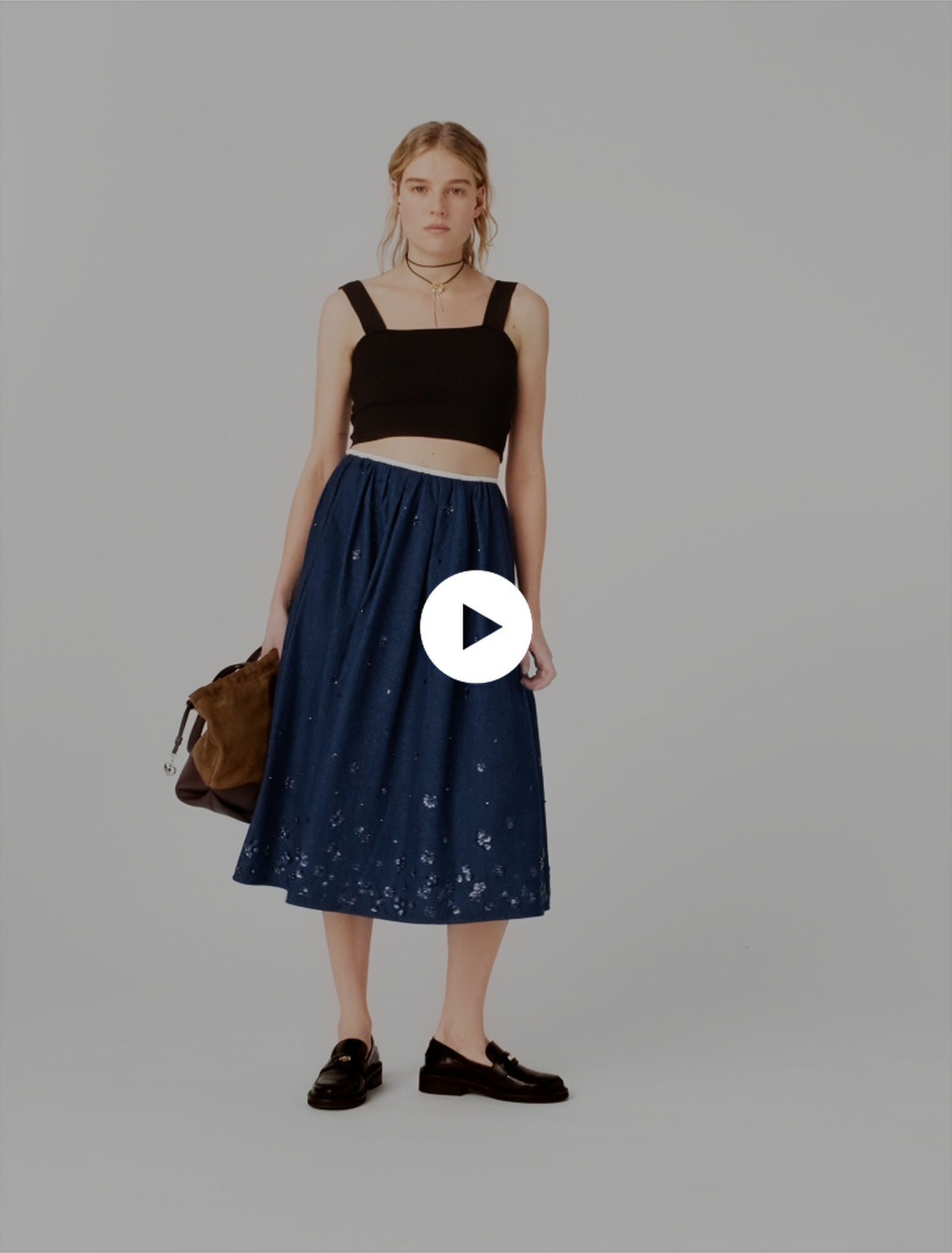 Knitted crop top with straps