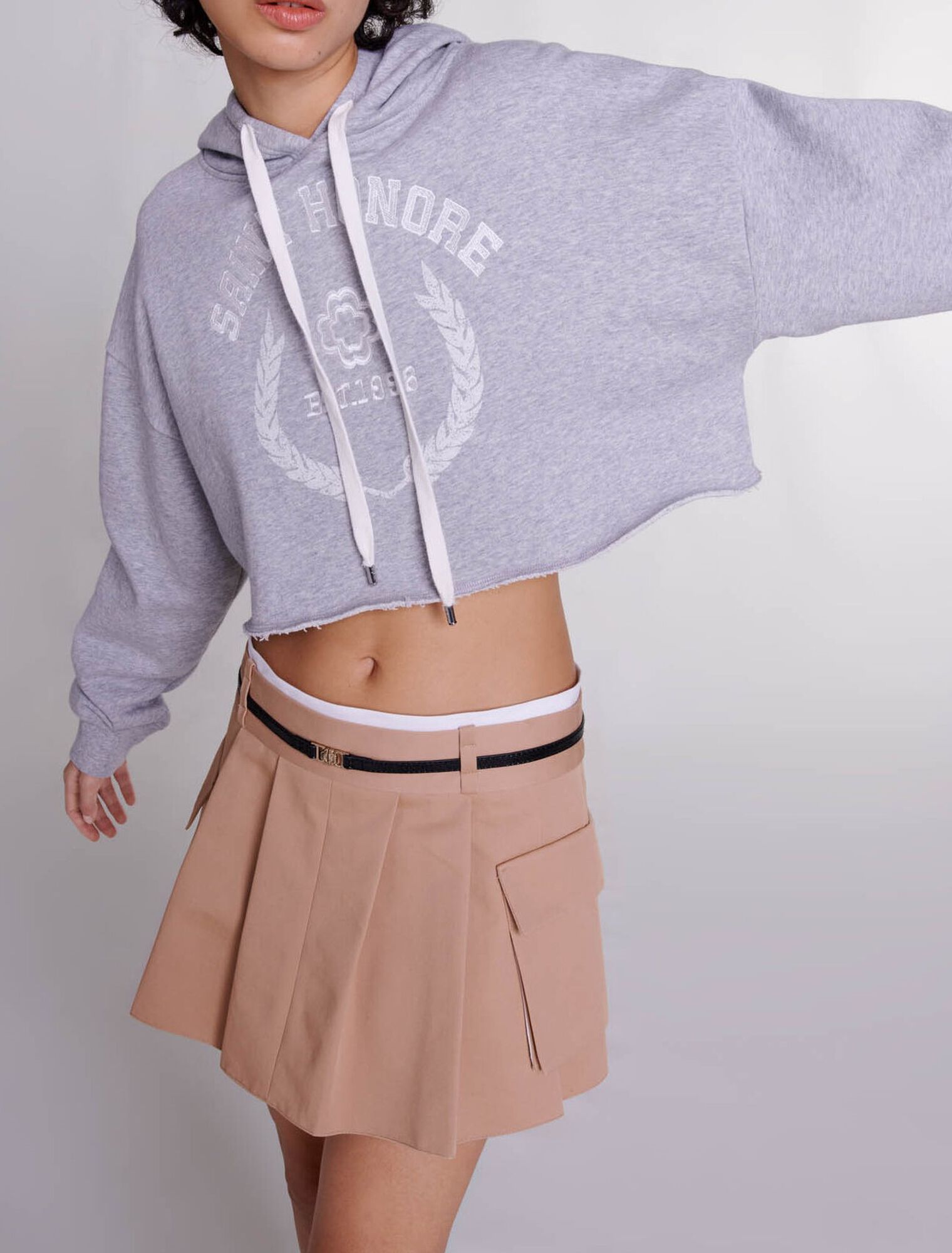 Short pleated skirt