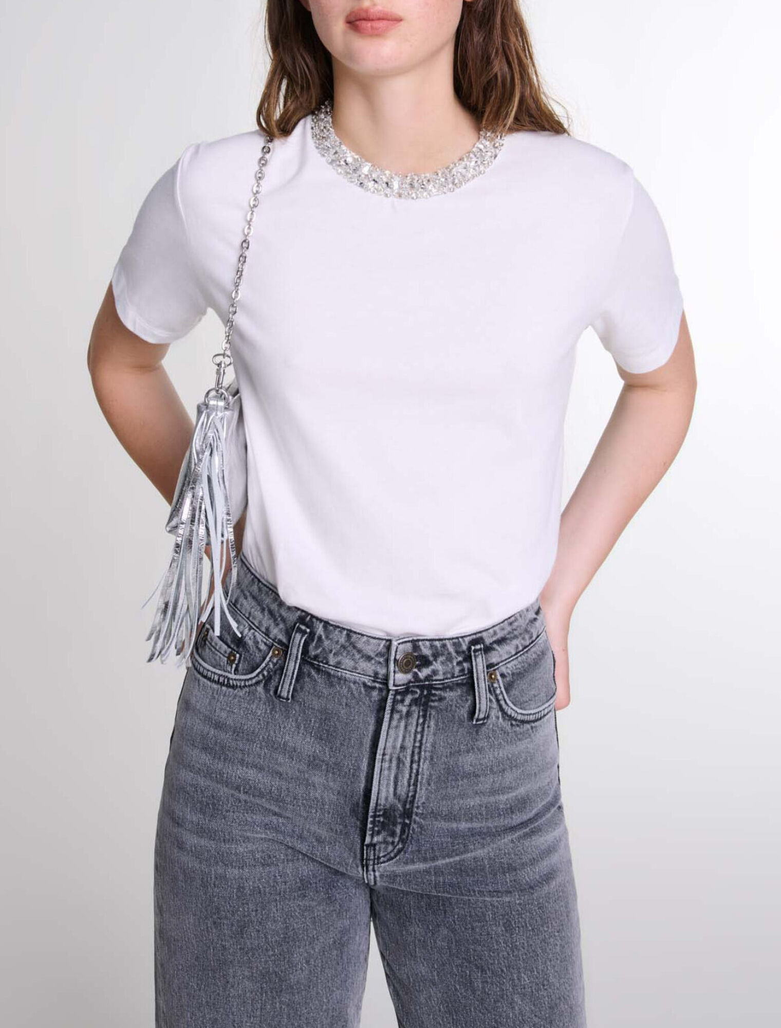 T-shirt with jewellery neck