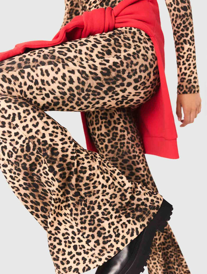 Flared leopard print leggings