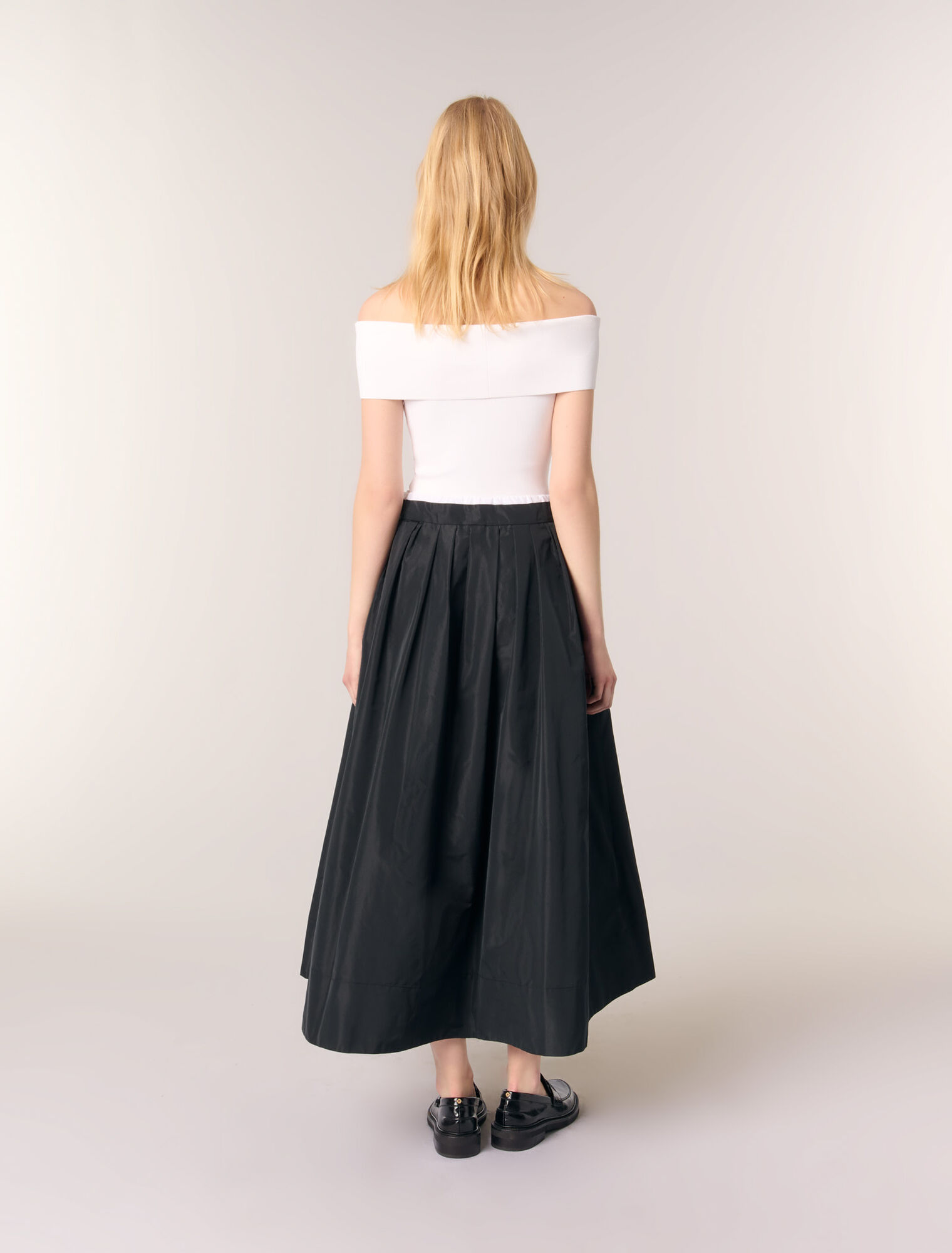 Long skirt with contrast waistband