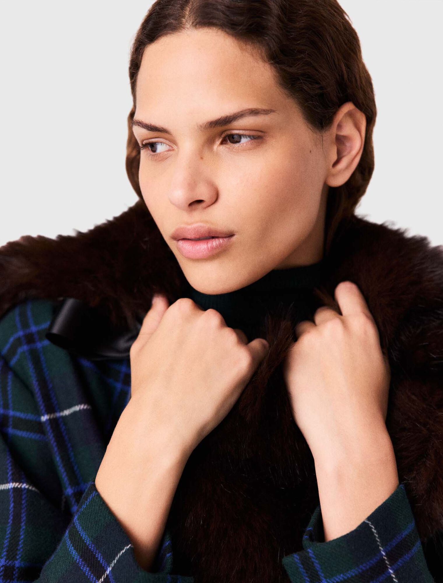 Faux fur collar