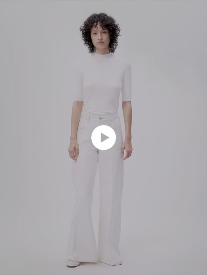 Embroidered high-waisted jeans