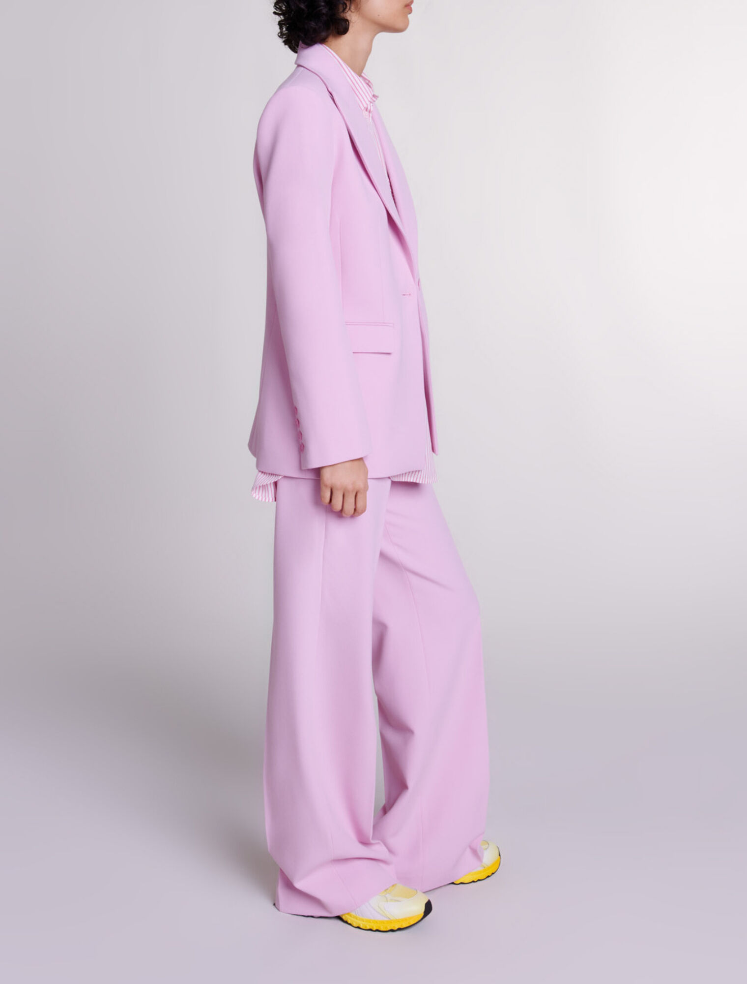 Fitted suit jacket
