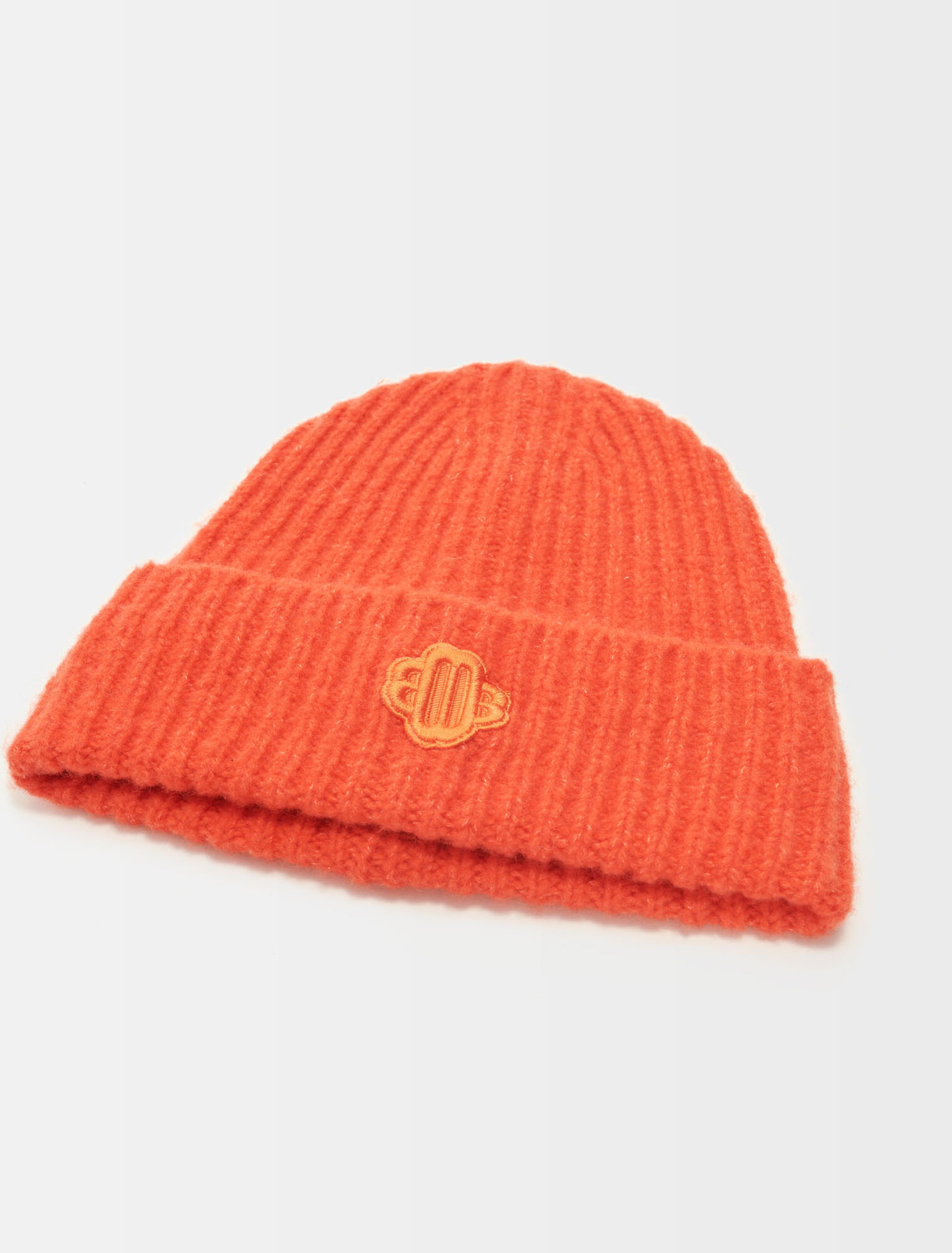 Knitted hat with Clover lapels