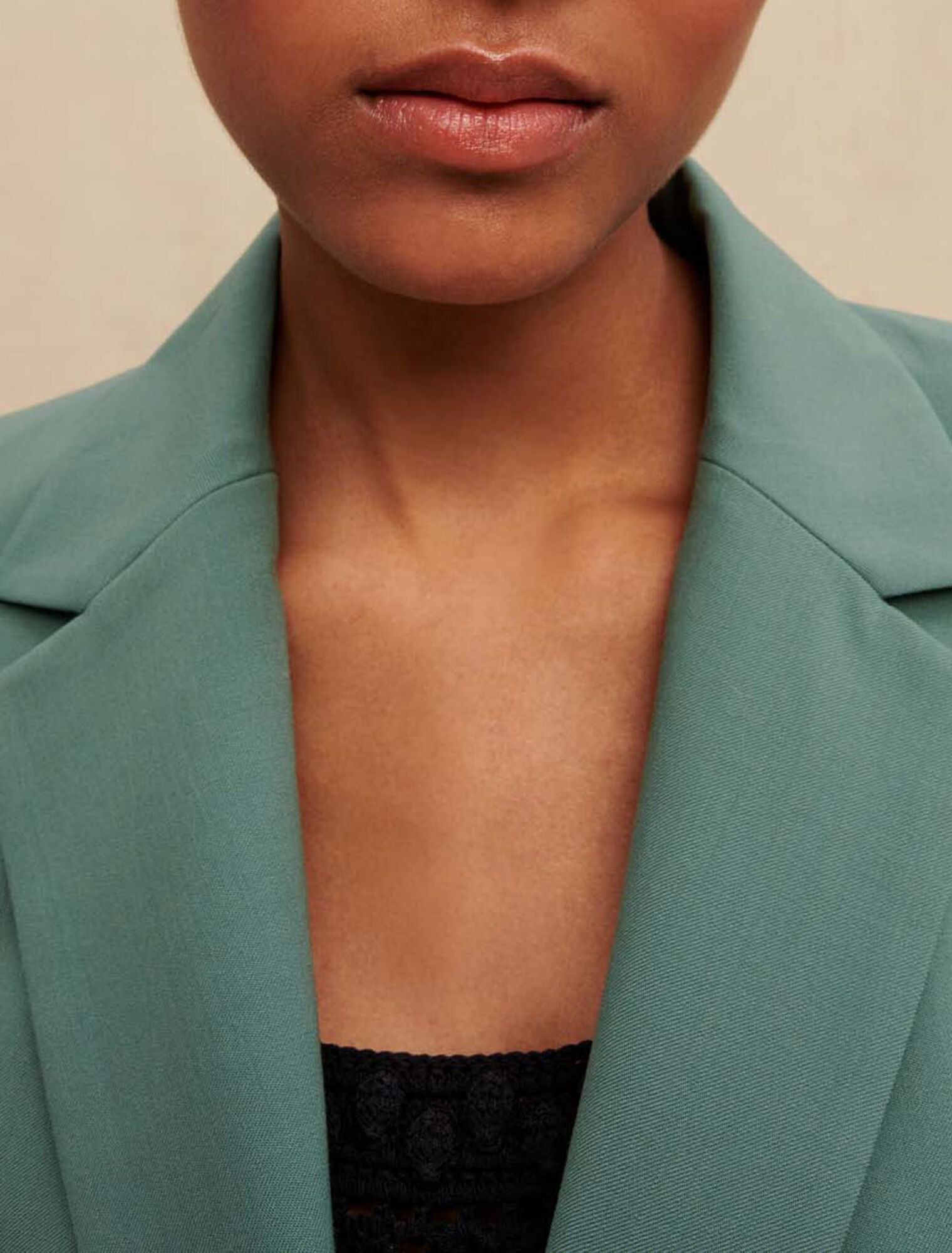 Tailored jacket with chain belt