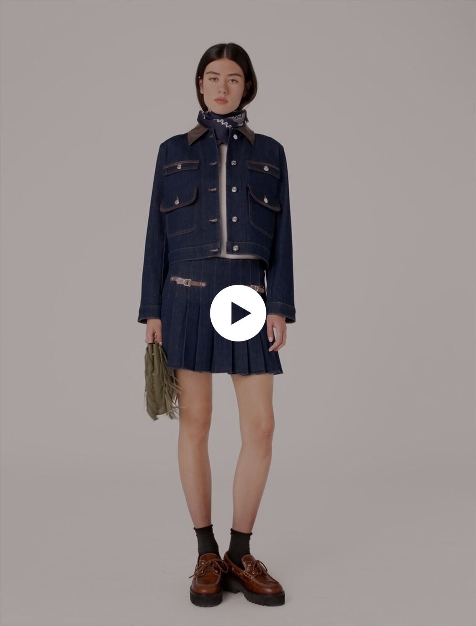 Short denim skirt with lining