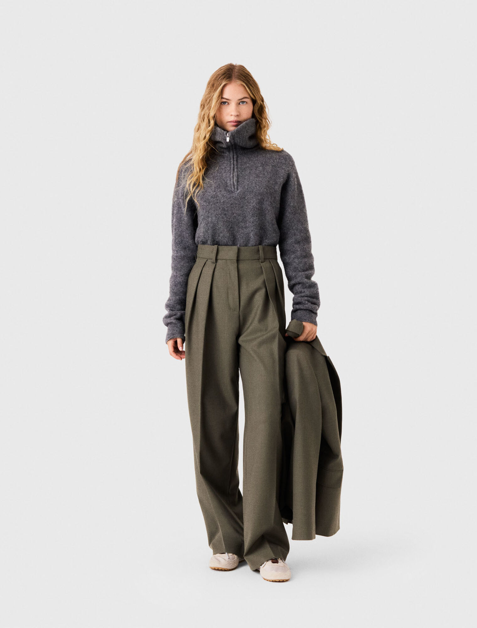 Wide-leg suit trousers with pleats