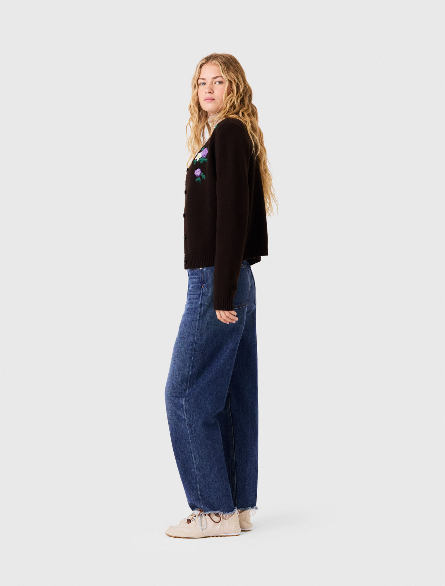 Cardigan with floral embroidery