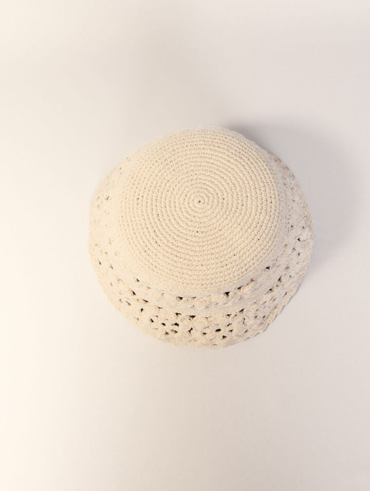 Crochet bucket hat