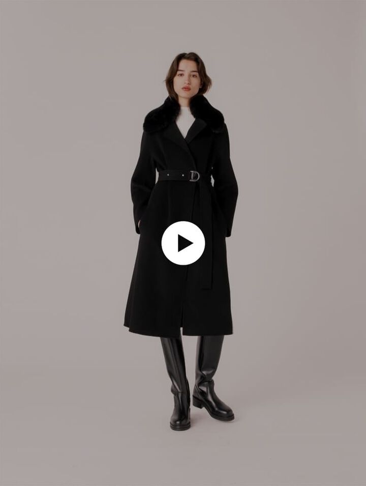 Double-faced coat with removable collar