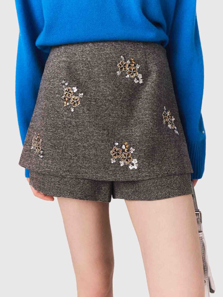 Floral embroidered shorts