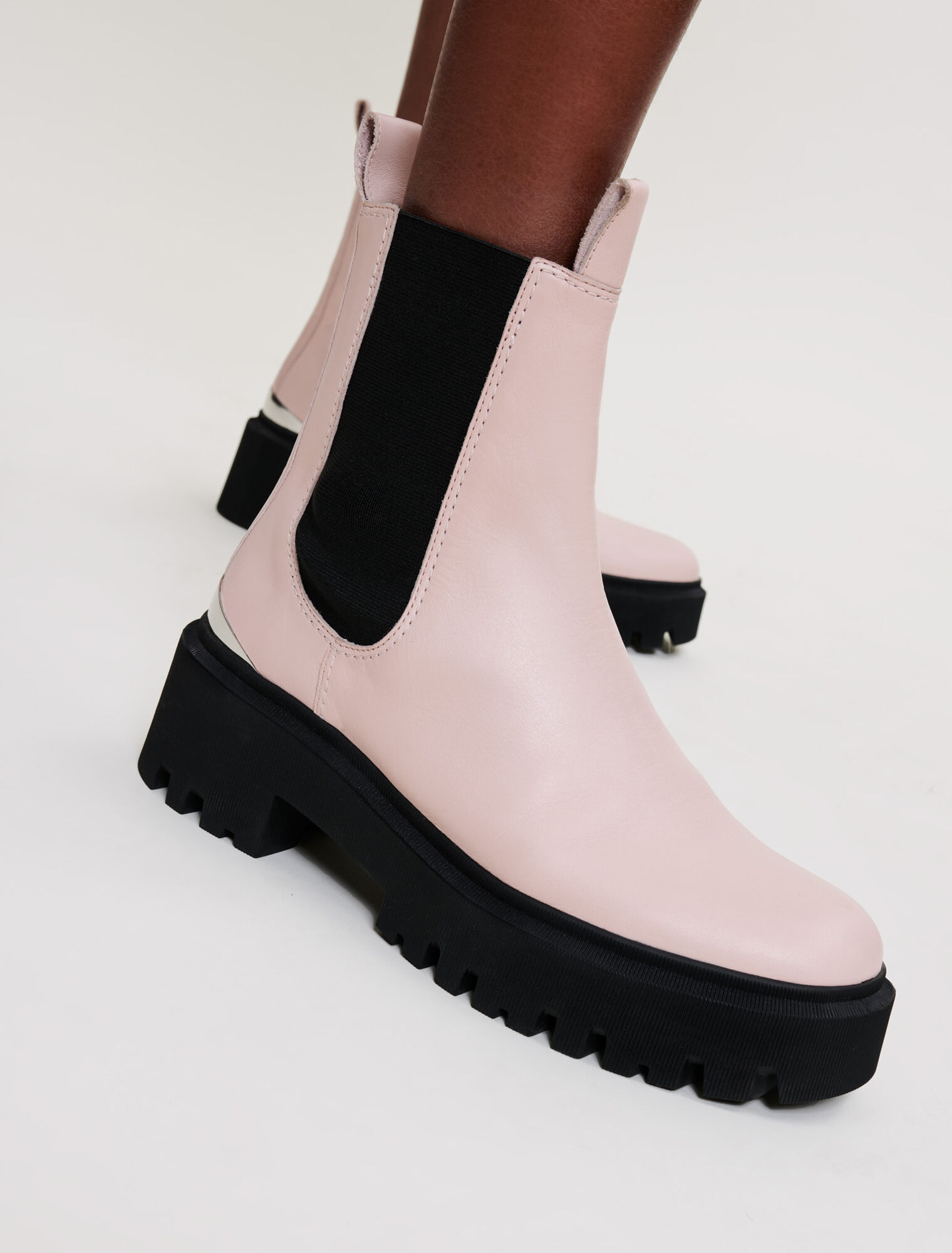 Platform Chelsea boots