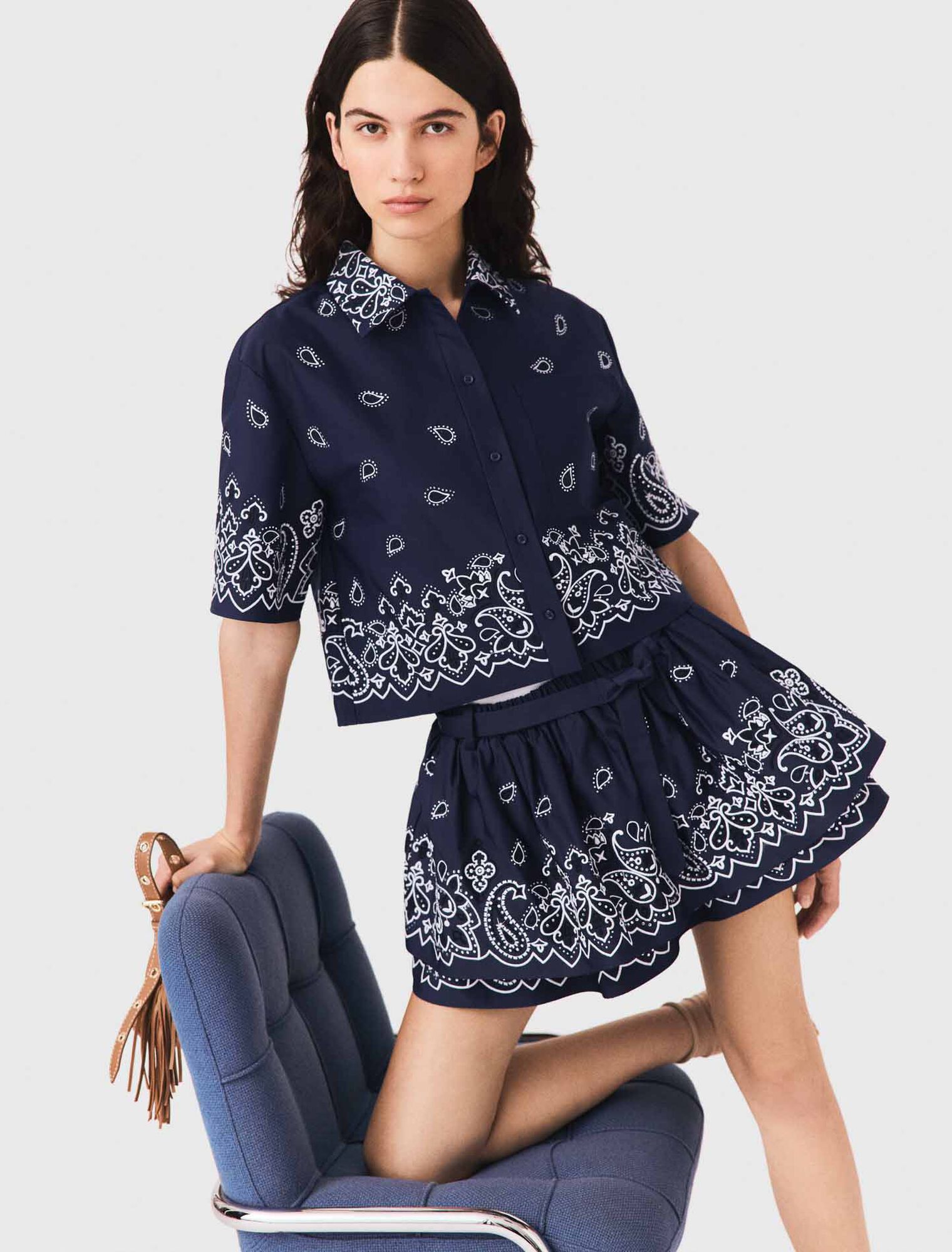 Short embroidered ruffled skirt