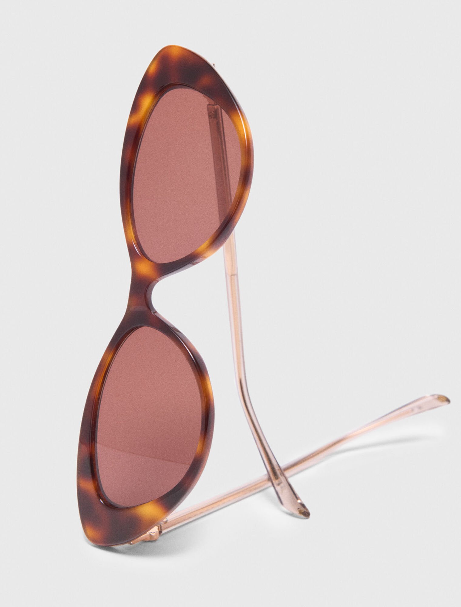 Cat-eye sunglasses