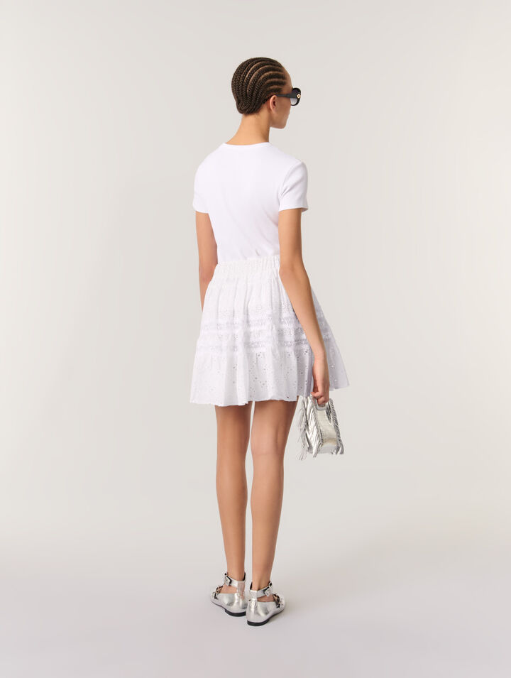 Short embroidered skirt