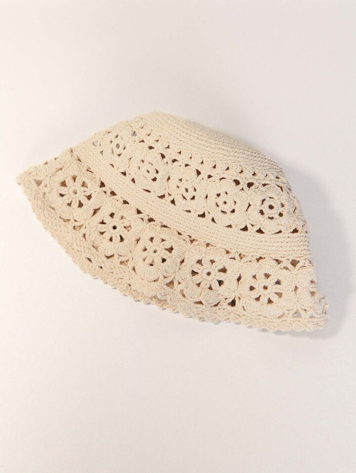 Crochet bucket hat