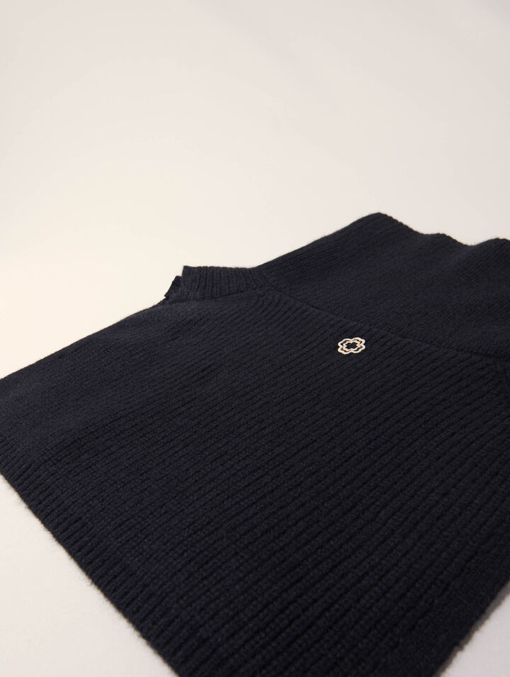 Button-up wool mix collar wrap