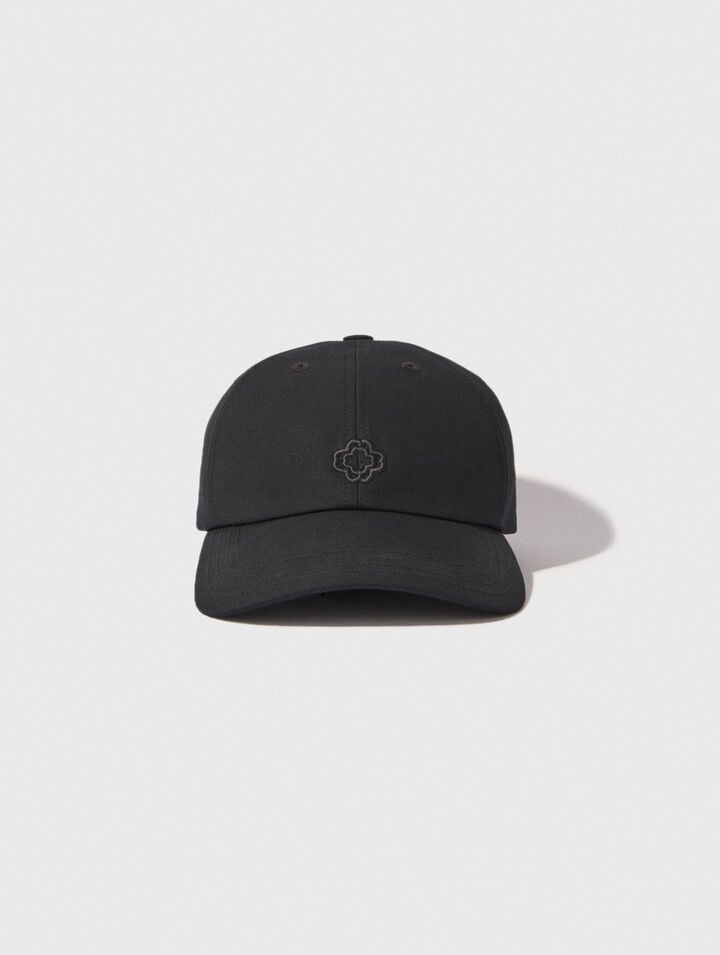 Cotton cap with gold-tone buckle
