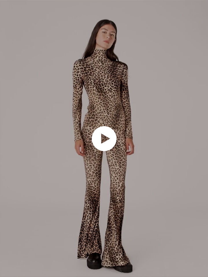 Flared leopard print leggings