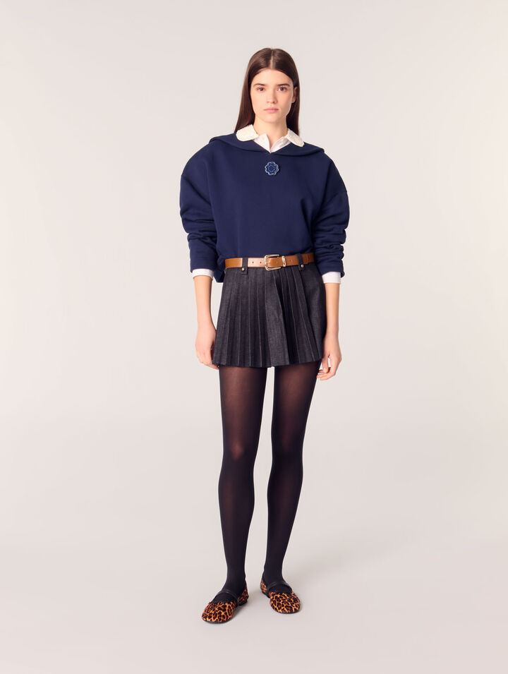 Short sweatshirt with embroidery