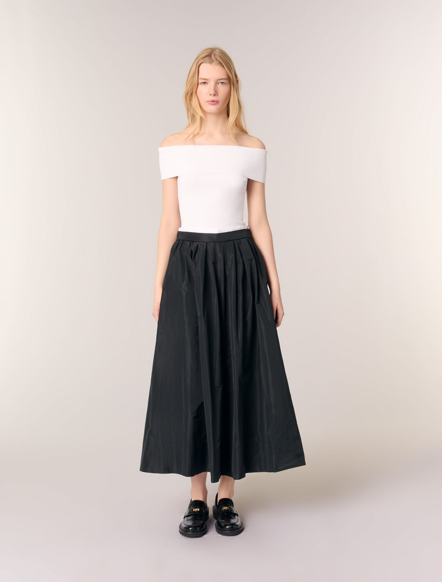 Long skirt with contrast waistband 