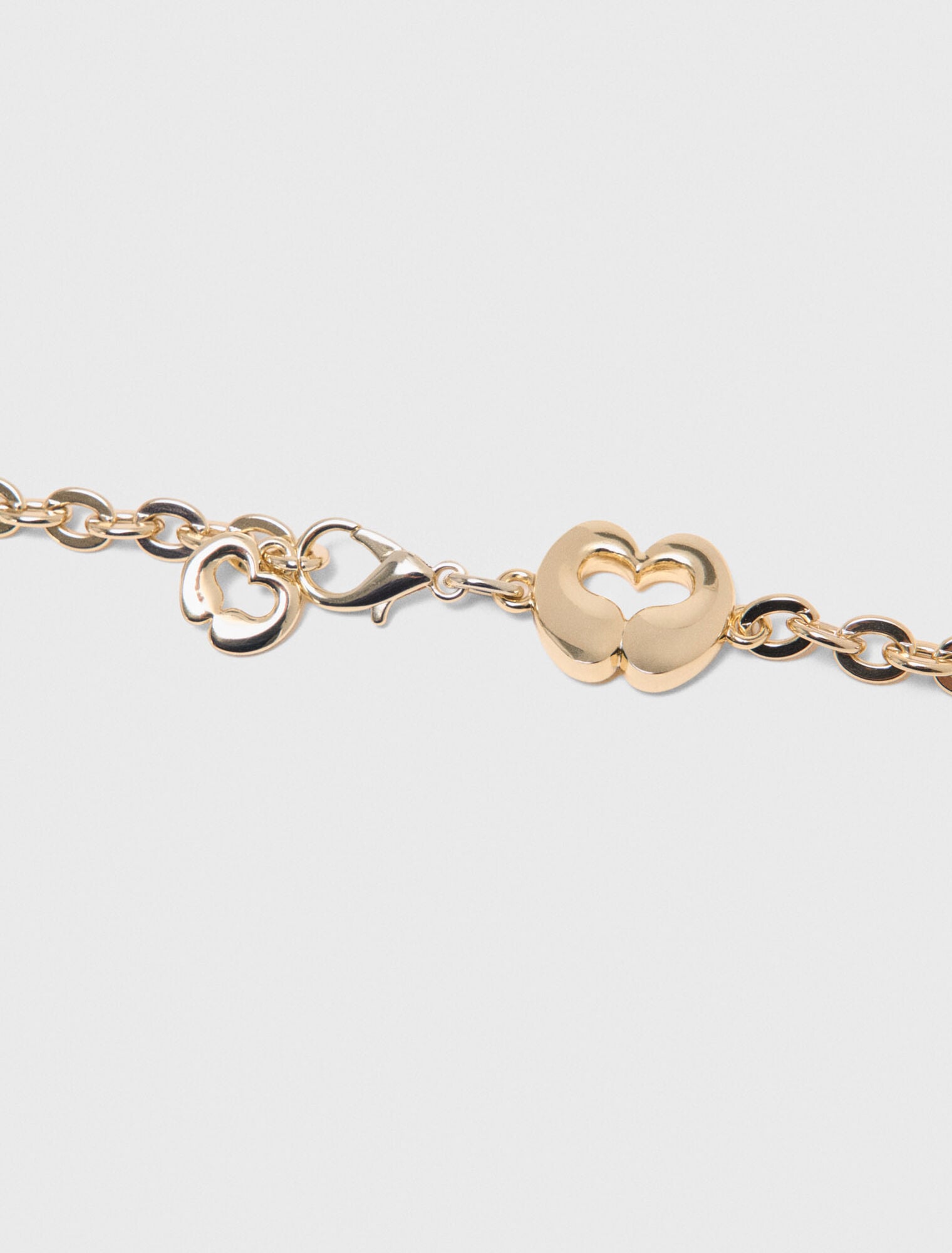 Chain belt with logo details