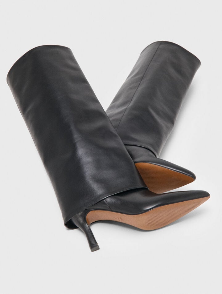 Heeled tubular leather boots